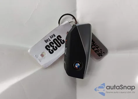 2025 BMW Ix xDrive50 из США, поврежденный, VIN WB523CF05SCU24117